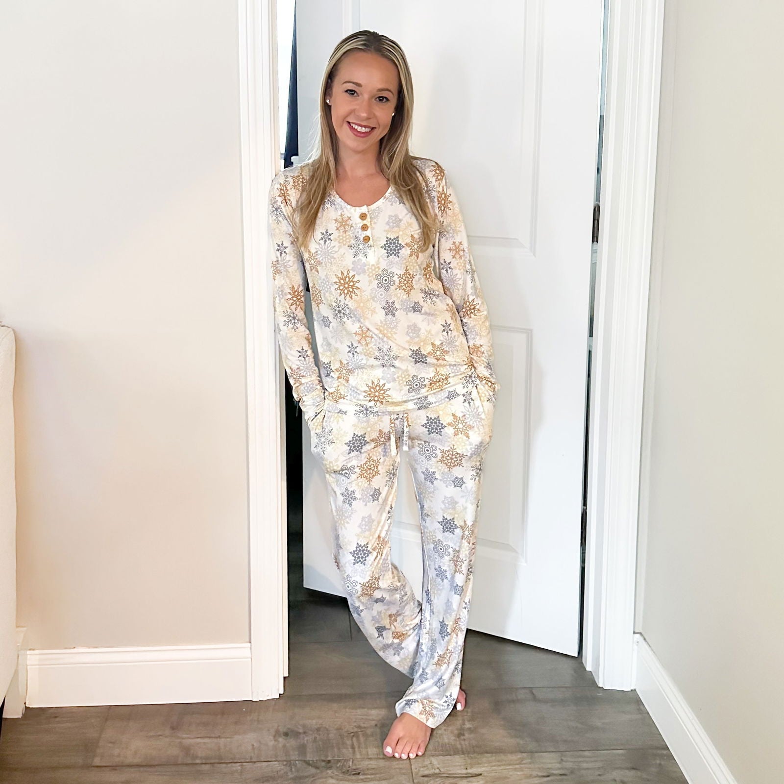 Women's Pajama Set in Snowflake - Natural CuteNest